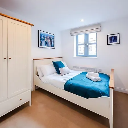 Apartment 2br Flat - Free Parking - Fast Wi-fi *